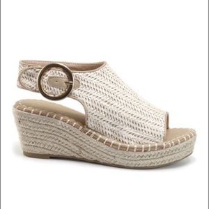 Catherine Malandrino Cirkly Raffia Sandal